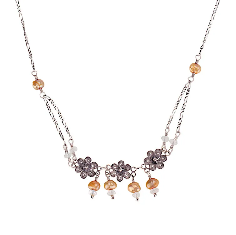 Daisy flower necklace