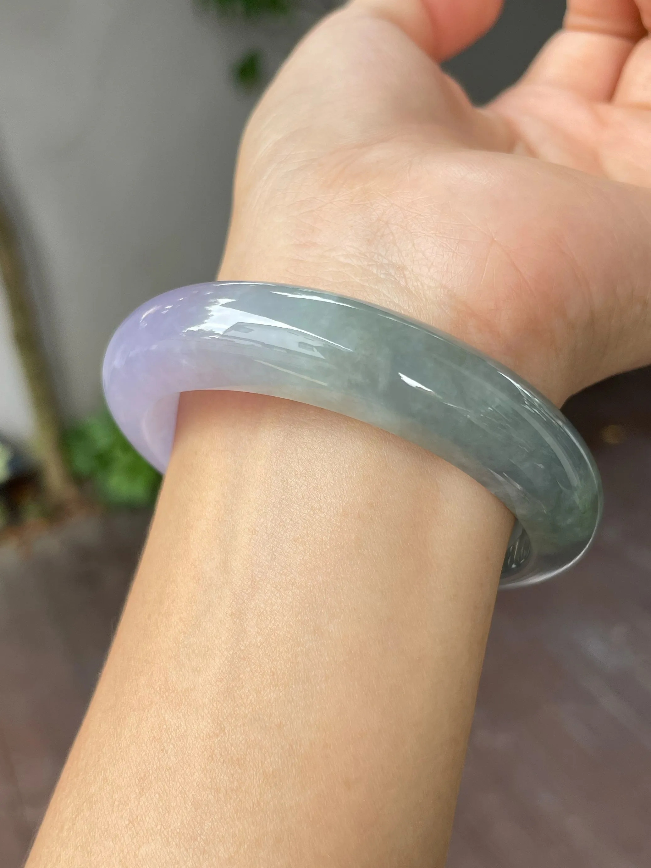 Lavender with Bluish Green Jade Bangle | 56mm (NJBA030)